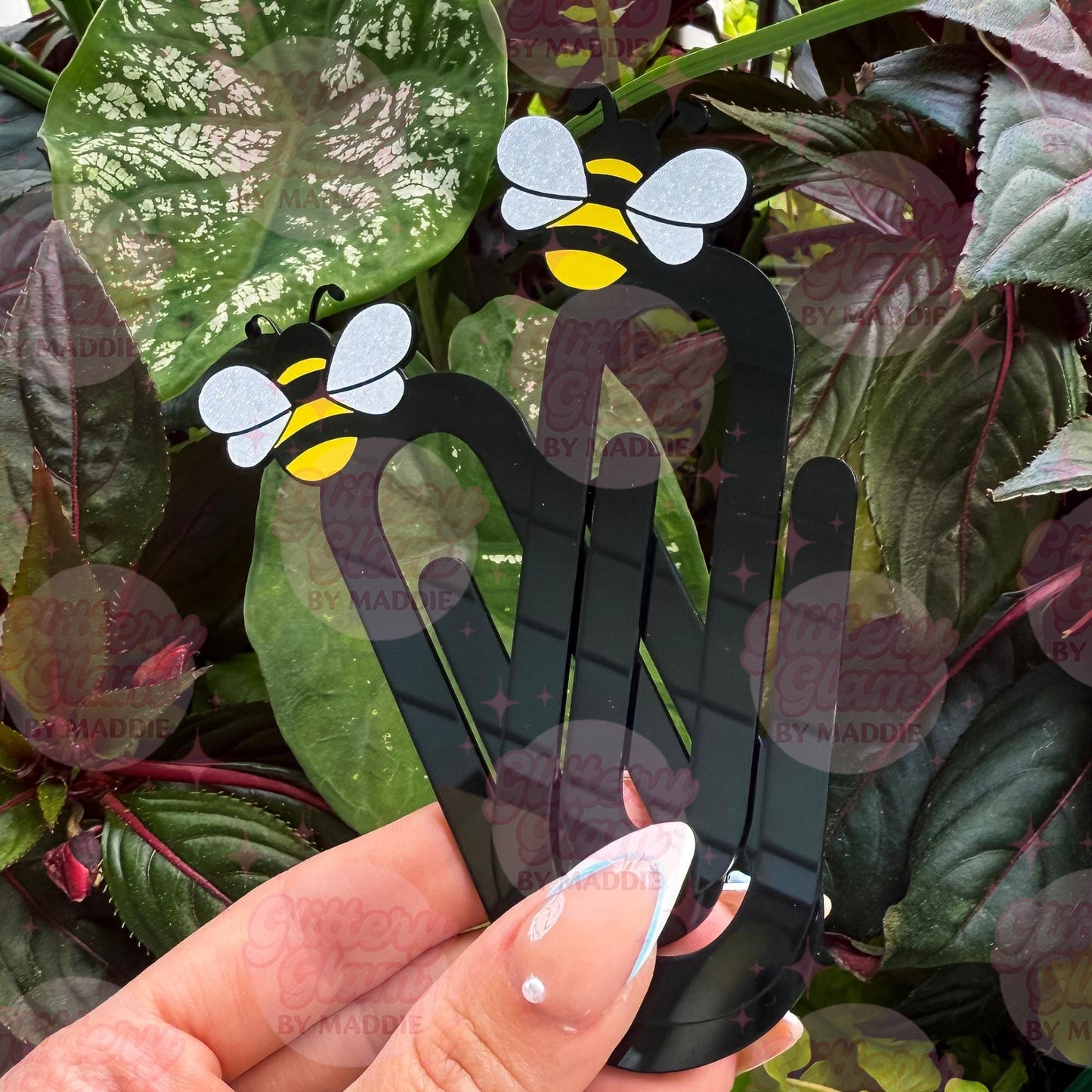 Bee-Shaped Jumbo Paperclip β Cute Bee Bookmark, Teacher Gift, Bookish Accessory, Boho Office Decor, Planner Clip, Back to School Stationery