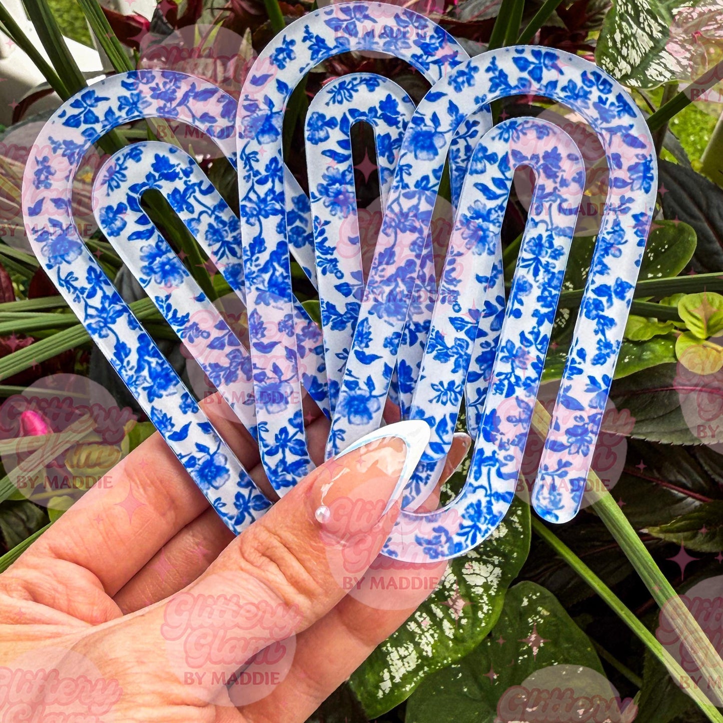 Blue Floral Jumbo Paperclip β Elegant Bookmark, Vintage-Inspired Desk Accessory, Bookish Gift, Teacher Stationery, Office Supplies