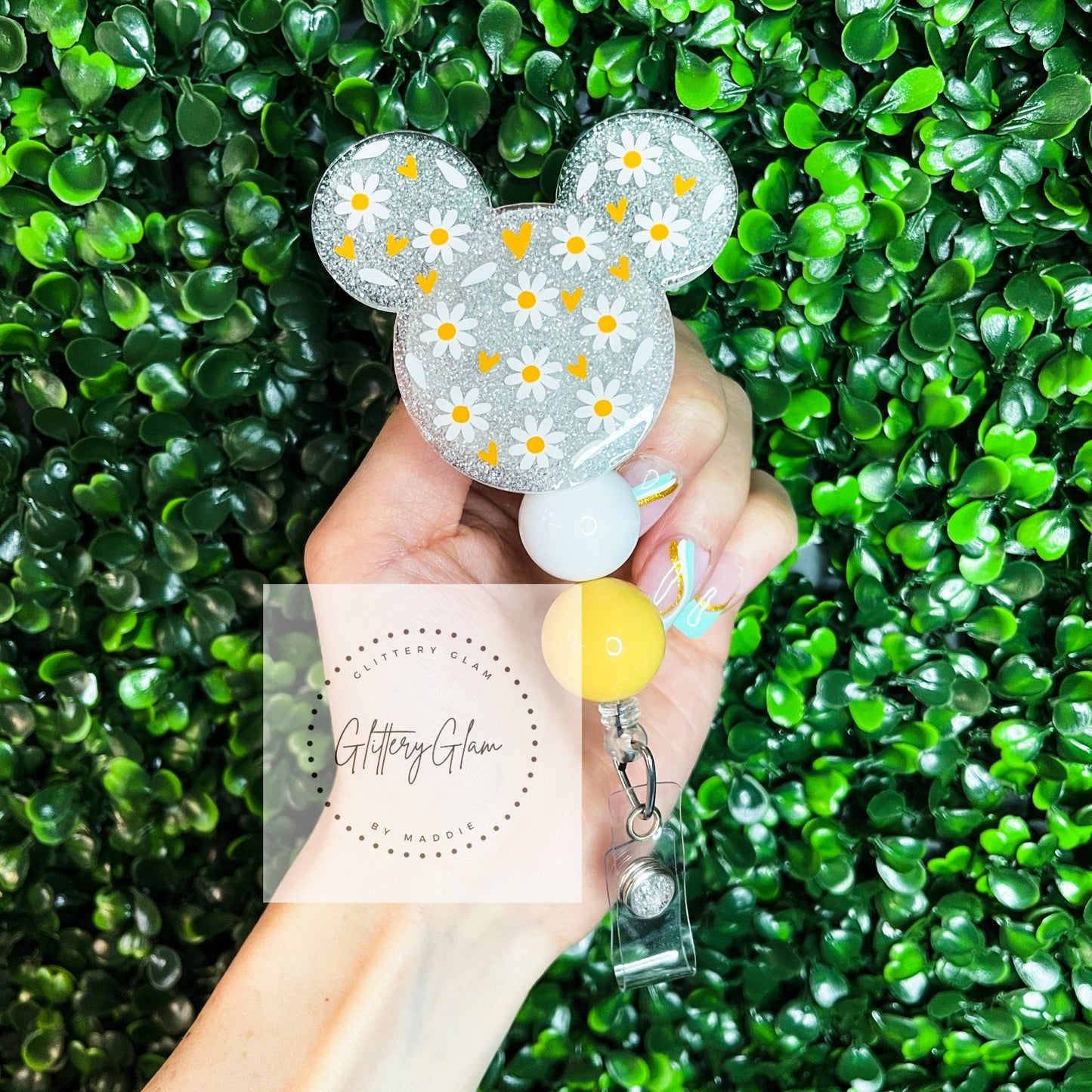 Mouse Shaped Daisy Floral Badge Reel with Bubblegum Beads